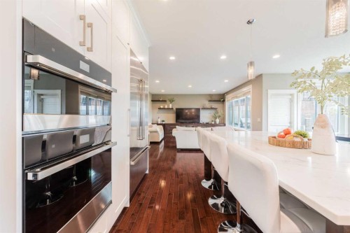 5615 19 Street Sw, Calgary, AB - Indoor