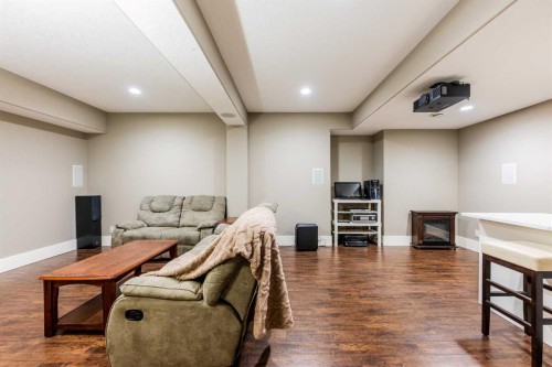 5615 19 Street Sw, Calgary, AB - Indoor Photo Showing Basement