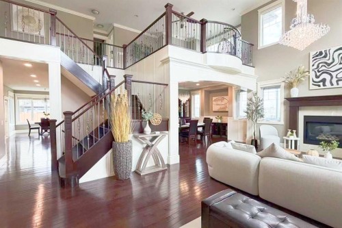 5615 19 Street Sw, Calgary, AB - Indoor With Fireplace