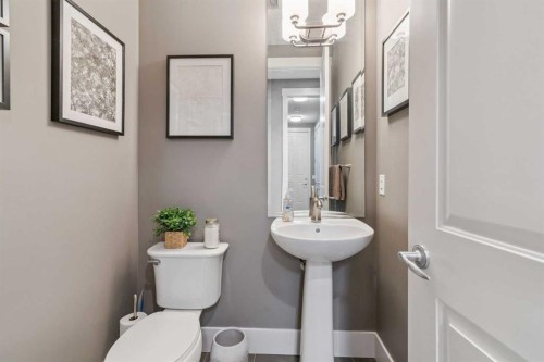 21 Rockford Road Nw, Calgary, AB - Indoor Photo Showing Bathroom