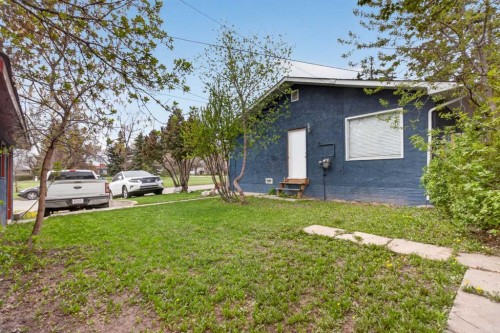 2418 27 Street Se, Calgary, AB - Outdoor
