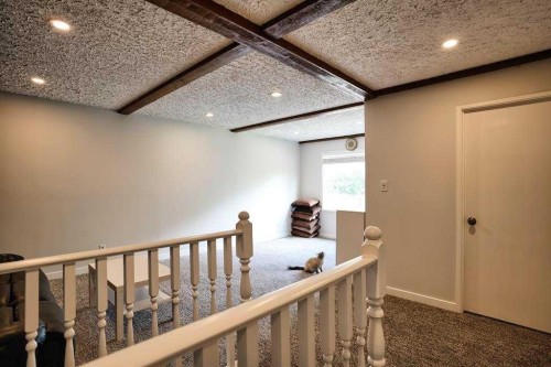 2418 27 Street Se, Calgary, AB - Indoor Photo Showing Other Room