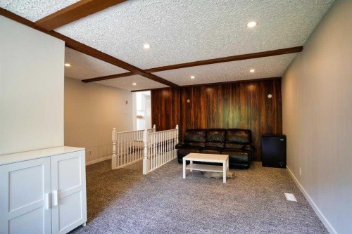2418 27 Street Se, Calgary, AB - Indoor Photo Showing Other Room