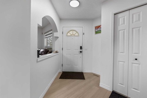 7 Country Hills Park Nw, Calgary, AB - Indoor Photo Showing Other Room