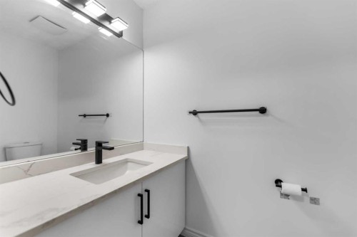 7 Country Hills Park Nw, Calgary, AB - Indoor Photo Showing Bathroom