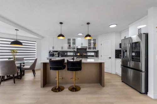 7 Country Hills Park Nw, Calgary, AB - Indoor Photo Showing Other Room
