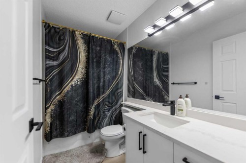 7 Country Hills Park Nw, Calgary, AB - Indoor Photo Showing Bathroom