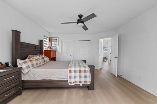 7 Country Hills Park Nw, Calgary, AB - Indoor Photo Showing Bedroom