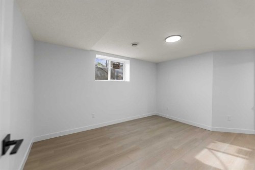 7 Country Hills Park Nw, Calgary, AB - Indoor Photo Showing Other Room
