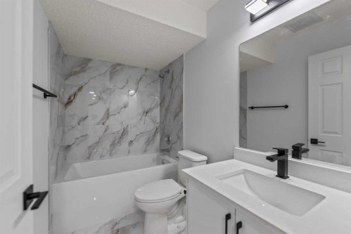 7 Country Hills Park Nw, Calgary, AB - Indoor Photo Showing Bathroom