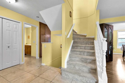 18 Shannon Terrace Sw, Calgary, AB - Indoor Photo Showing Other Room
