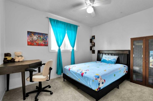 18 Shannon Terrace Sw, Calgary, AB - Indoor Photo Showing Bedroom