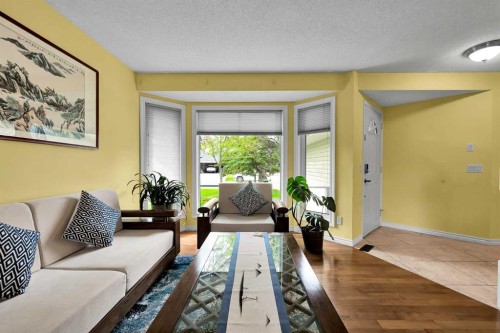 18 Shannon Terrace Sw, Calgary, AB - Indoor Photo Showing Other Room
