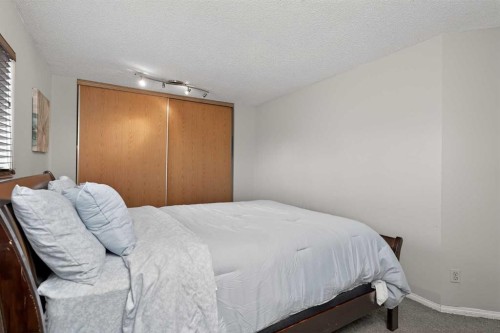 18 Martinview Crescent Ne, Calgary, AB - Indoor Photo Showing Bedroom