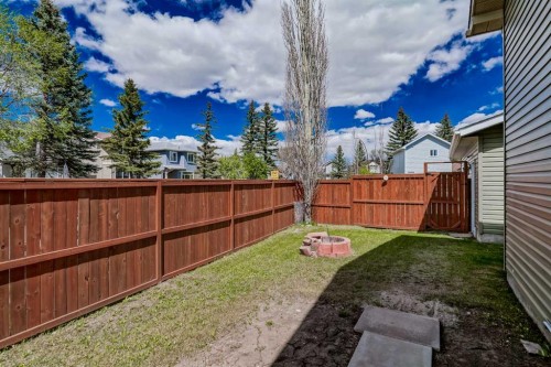 18 Martinview Crescent Ne, Calgary, AB - Outdoor