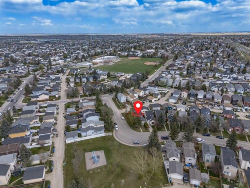 18 Martinview Crescent Ne, Calgary, AB - Outdoor With View