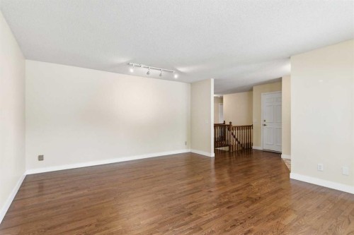 34 Vandoos Gardens Nw, Calgary, AB - Indoor Photo Showing Other Room