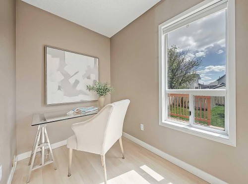 292 Coventry Close Ne, Calgary, AB - Indoor