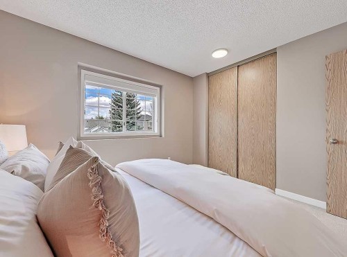 292 Coventry Close Ne, Calgary, AB - Indoor Photo Showing Bedroom