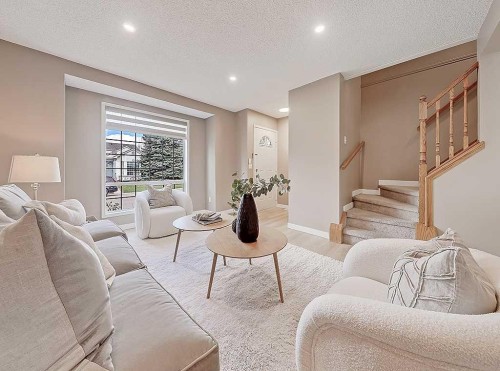 292 Coventry Close Ne, Calgary, AB - Indoor Photo Showing Living Room