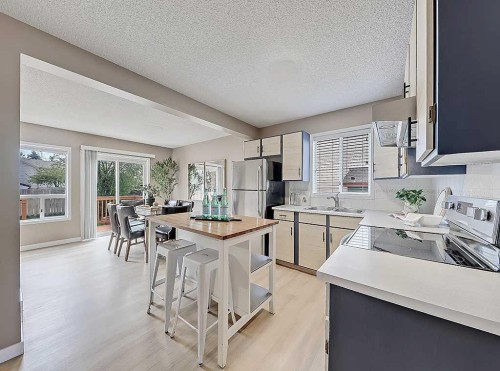 292 Coventry Close Ne, Calgary, AB - Indoor