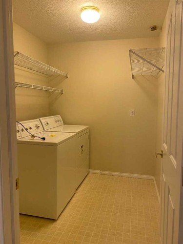 1118-1818 Simcoe Boulevard Sw, Calgary, AB - Indoor