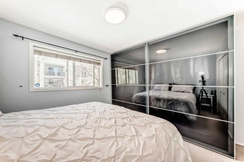 6621 Pinecliff Grove Ne, Calgary, AB - Indoor Photo Showing Bedroom