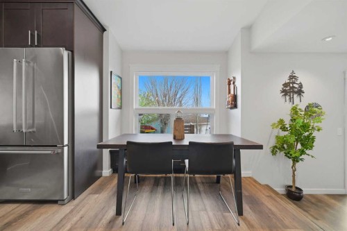38 Sandpiper Way Nw, Calgary, AB - Indoor Photo Showing Dining Room