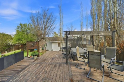 38 Sandpiper Way Nw, Calgary, AB - Outdoor With Deck Patio Veranda