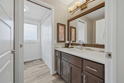 38 Sandpiper Way Nw, Calgary, AB - Indoor Photo Showing Bathroom