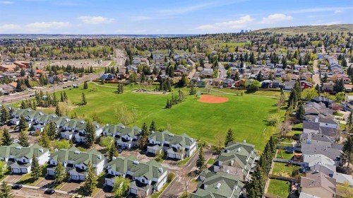 38 Sandpiper Way Nw, Calgary, AB - Outdoor With View
