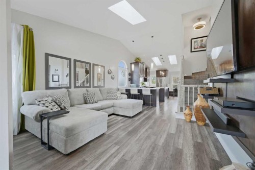 38 Sandpiper Way Nw, Calgary, AB - Indoor Photo Showing Living Room