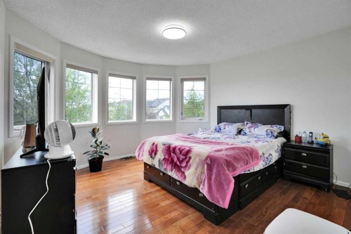 143 Taralea Gardens Ne, Calgary, AB - Indoor Photo Showing Bedroom