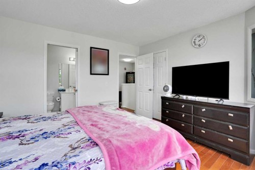 143 Taralea Gardens Ne, Calgary, AB - Indoor Photo Showing Bedroom