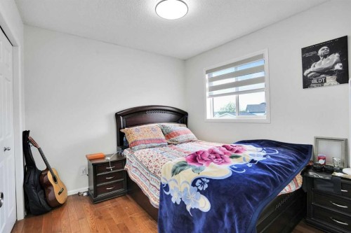 143 Taralea Gardens Ne, Calgary, AB - Indoor Photo Showing Bedroom
