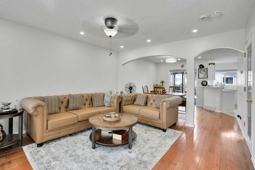 143 Taralea Gardens Ne, Calgary, AB - Indoor Photo Showing Living Room