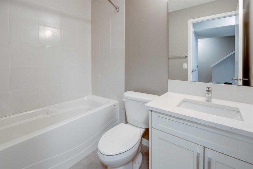 198 Masters Avenue Se, Calgary, AB - Indoor Photo Showing Bathroom
