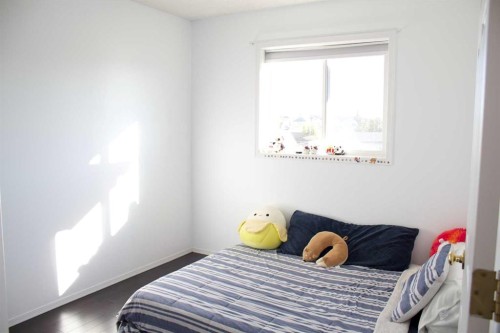 262 Covewood Park Ne, Calgary, AB - Indoor Photo Showing Bedroom