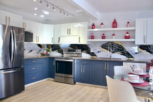 262 Covewood Park Ne, Calgary, AB - Indoor Photo Showing Kitchen