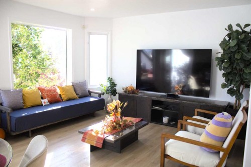 262 Covewood Park Ne, Calgary, AB - Indoor Photo Showing Living Room