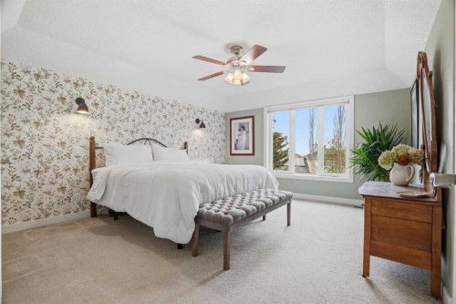 19 Hawkside Close Nw, Calgary, AB - Indoor Photo Showing Bedroom