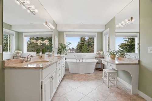 19 Hawkside Close Nw, Calgary, AB - Indoor Photo Showing Bathroom
