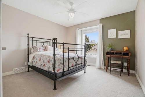 19 Hawkside Close Nw, Calgary, AB - Indoor Photo Showing Bedroom