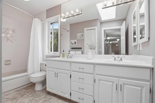 19 Hawkside Close Nw, Calgary, AB - Indoor Photo Showing Bathroom