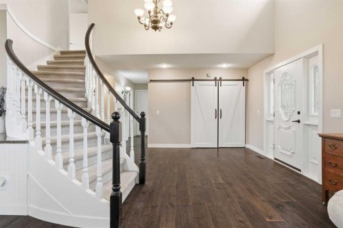 19 Hawkside Close Nw, Calgary, AB - Indoor Photo Showing Other Room