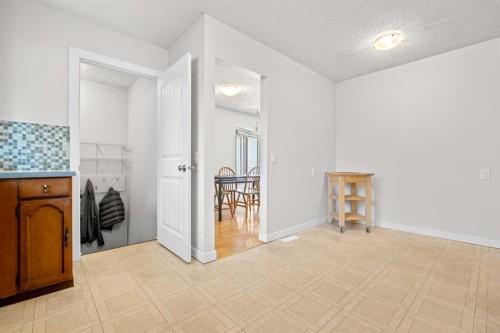 232 Ranchview Place Nw, Calgary, AB - Indoor Photo Showing Other Room