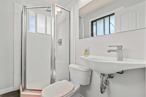 232 Ranchview Place Nw, Calgary, AB - Indoor Photo Showing Bathroom