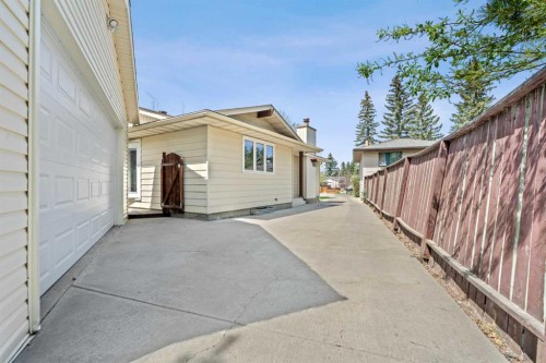 232 Ranchview Place Nw, Calgary, AB - Outdoor With Exterior