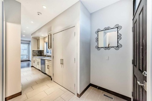 3825 1 Street Ne, Calgary, AB - Indoor