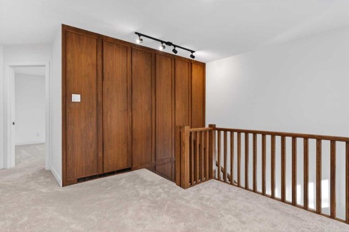 416 Thornhill Place Nw, Calgary, AB - Indoor Photo Showing Other Room